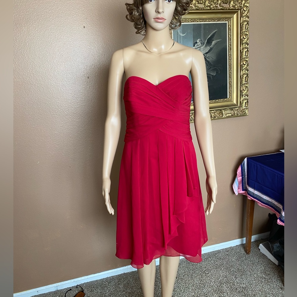Perfect formal occasion  dress  Chiffon Crinkle dress red size 8 lined s…